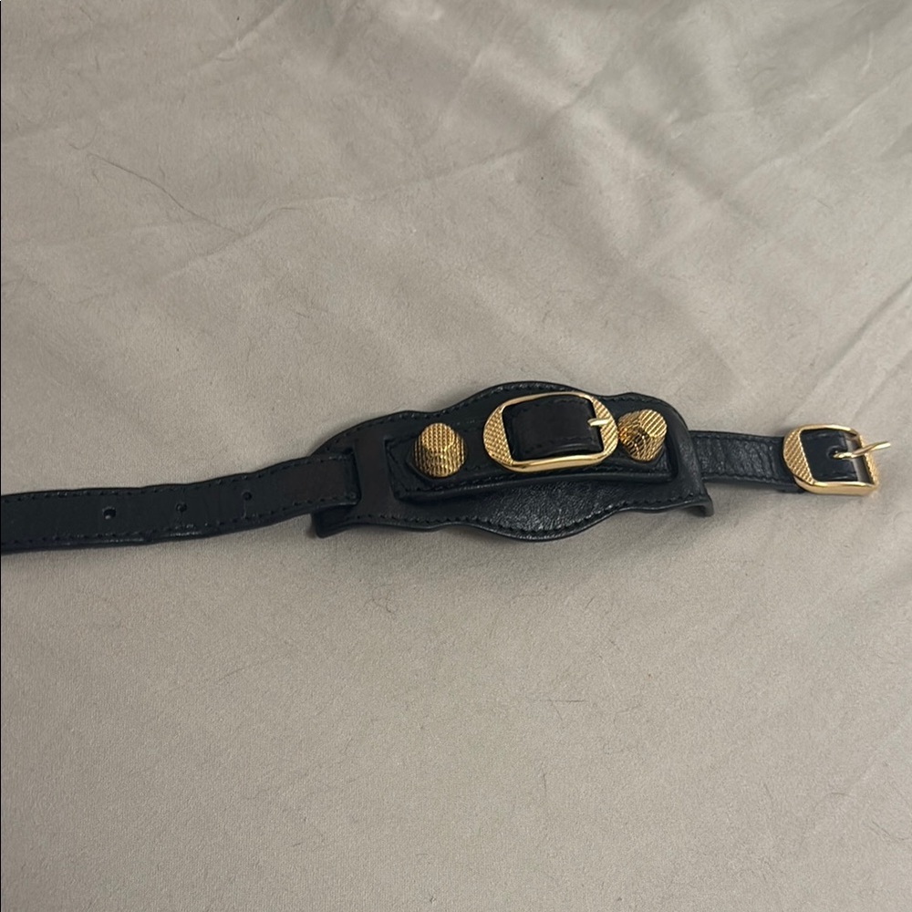 Elegant Black and Gold Men's Belt